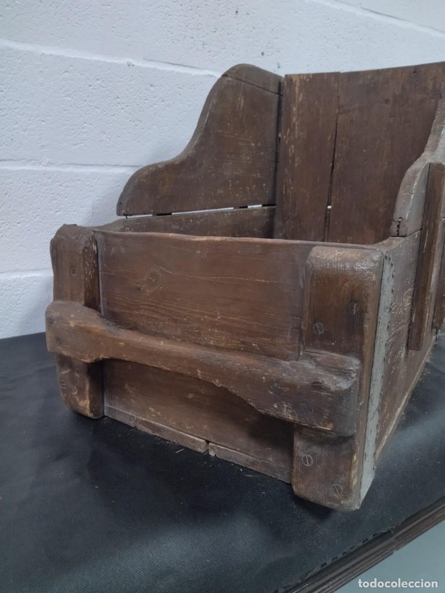 Antig&uuml;edades: Enorme medidor de grano en madera y hierro. - Foto 13