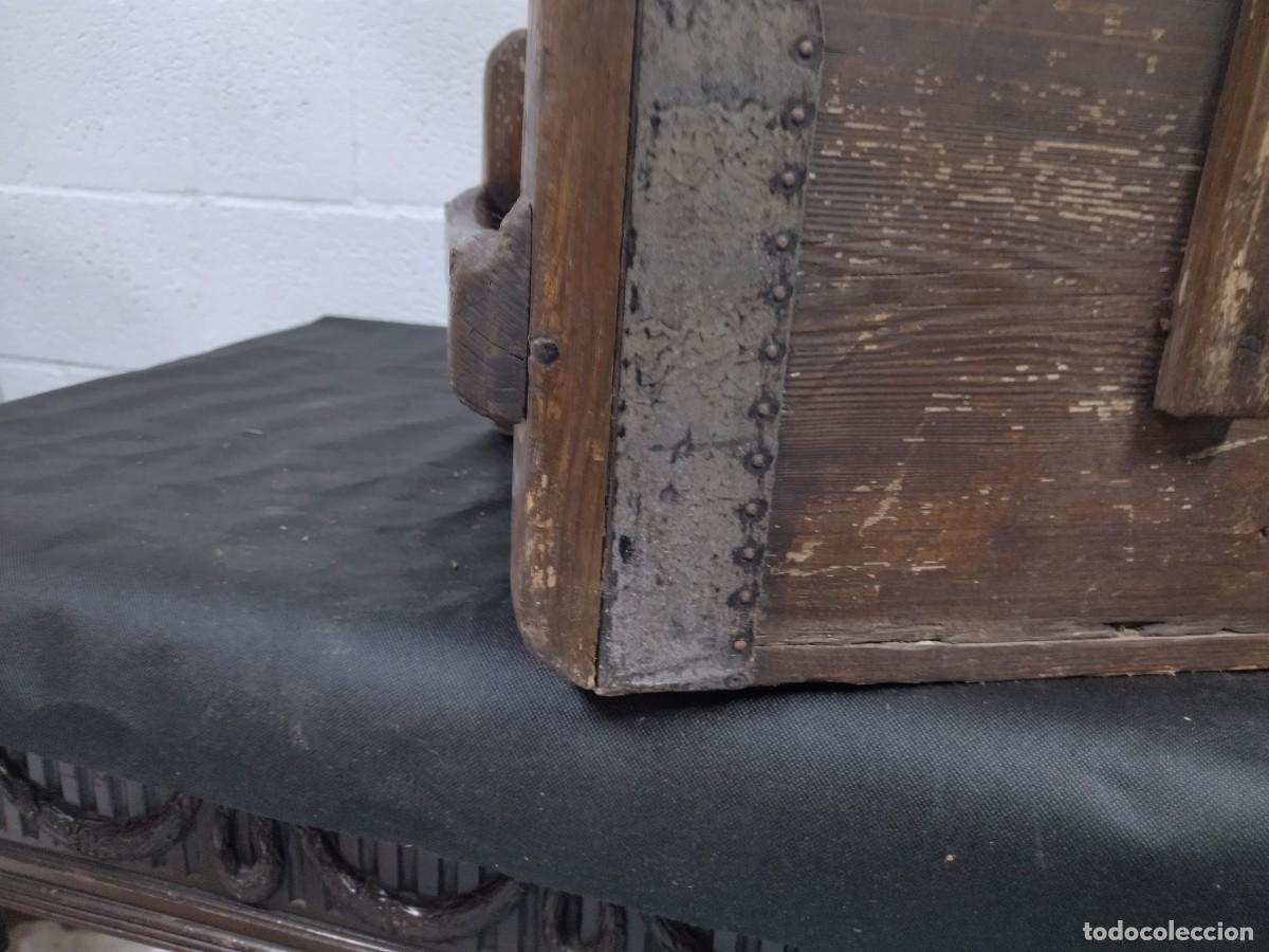 Antig&uuml;edades: Enorme medidor de grano en madera y hierro. - Foto 23