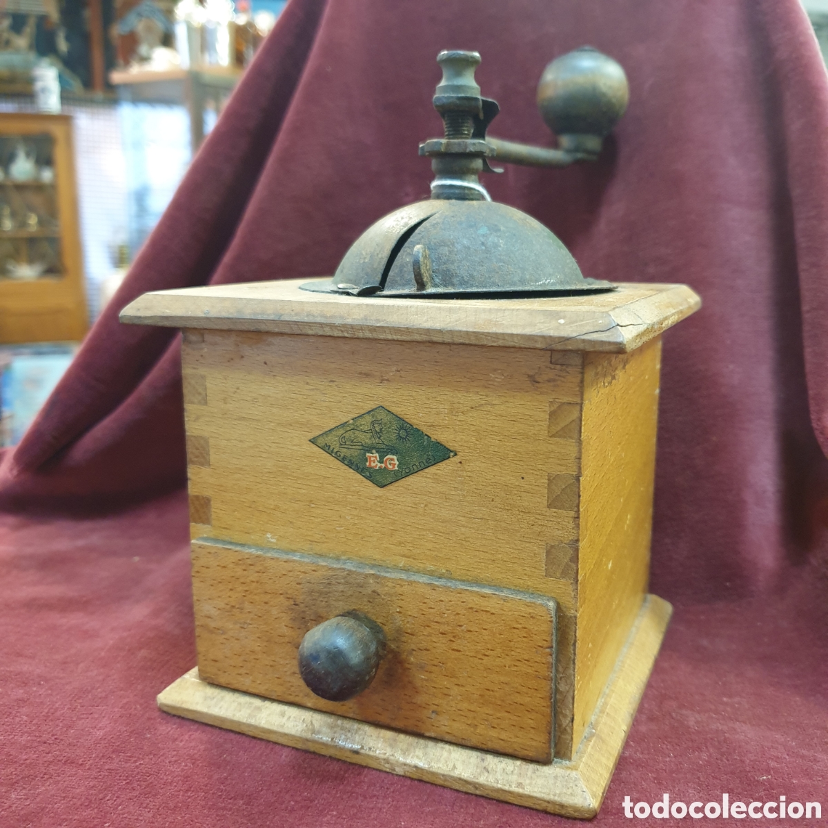 Antiques: Antiguo molinillo cafe