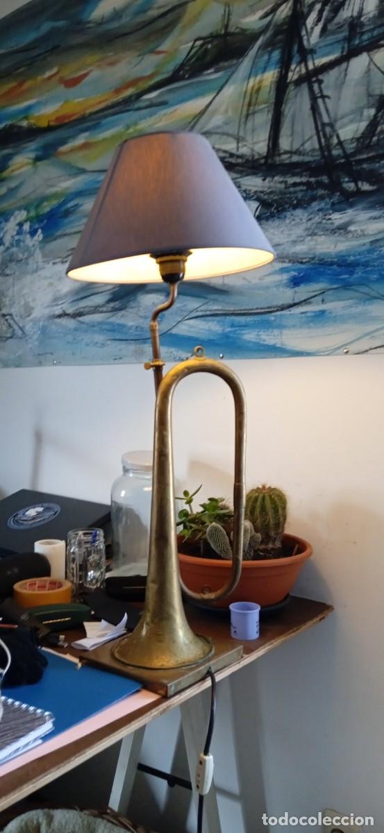 Antig&uuml;edades: Lampara de trompeta lat&oacute;n - Foto 1