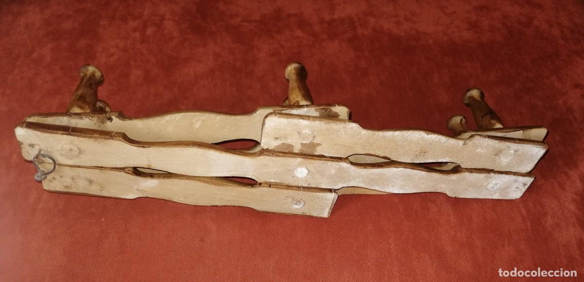 Antig&uuml;edades: PERCHA PLEGABLE ENVIO CERTIFICADO INCLUIDO. - Foto 4