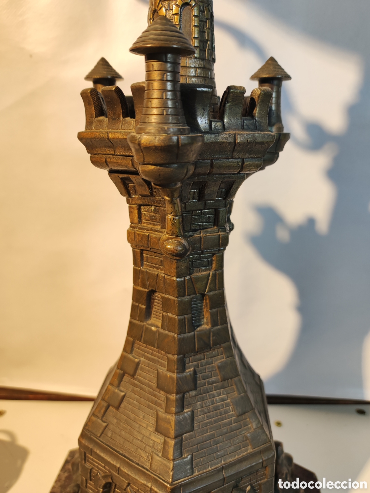 Antig&uuml;edades: Lampara de bronce torre de castillo - Foto 3