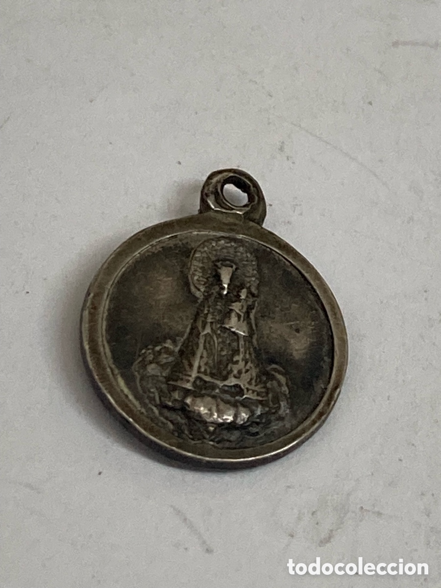 Antig&uuml;edades: Medalla de plata religiosa C412 - Foto 2