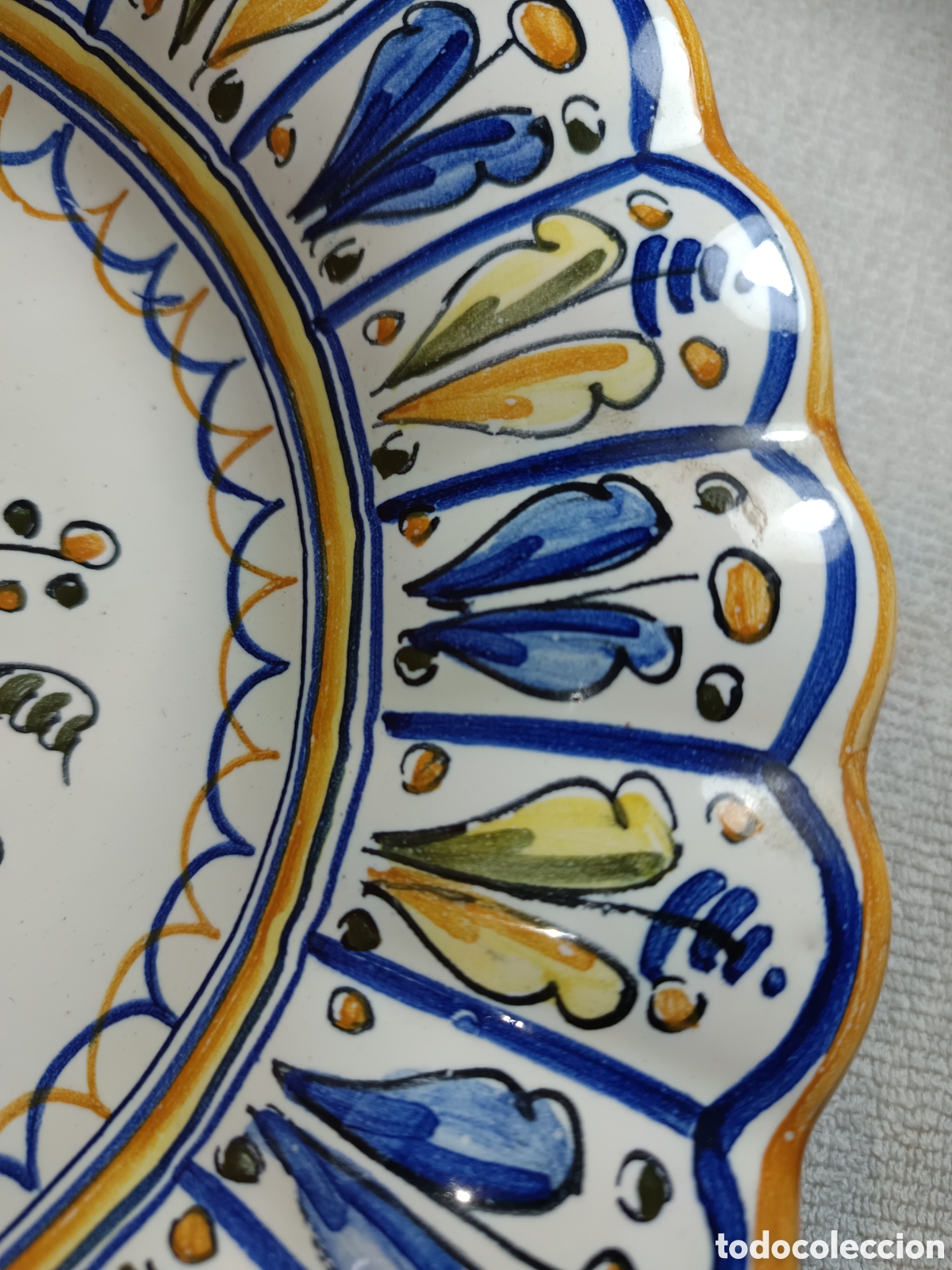 Antig&uuml;edades: plato de cer&aacute;mica talaverana - Foto 3