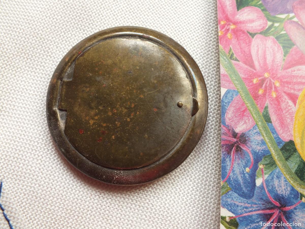 Antig&uuml;edades: ANTIGUA PEQUE&Ntilde;A POLVERA EN BRONCE CON SU POMP&Oacute;N - Foto 7