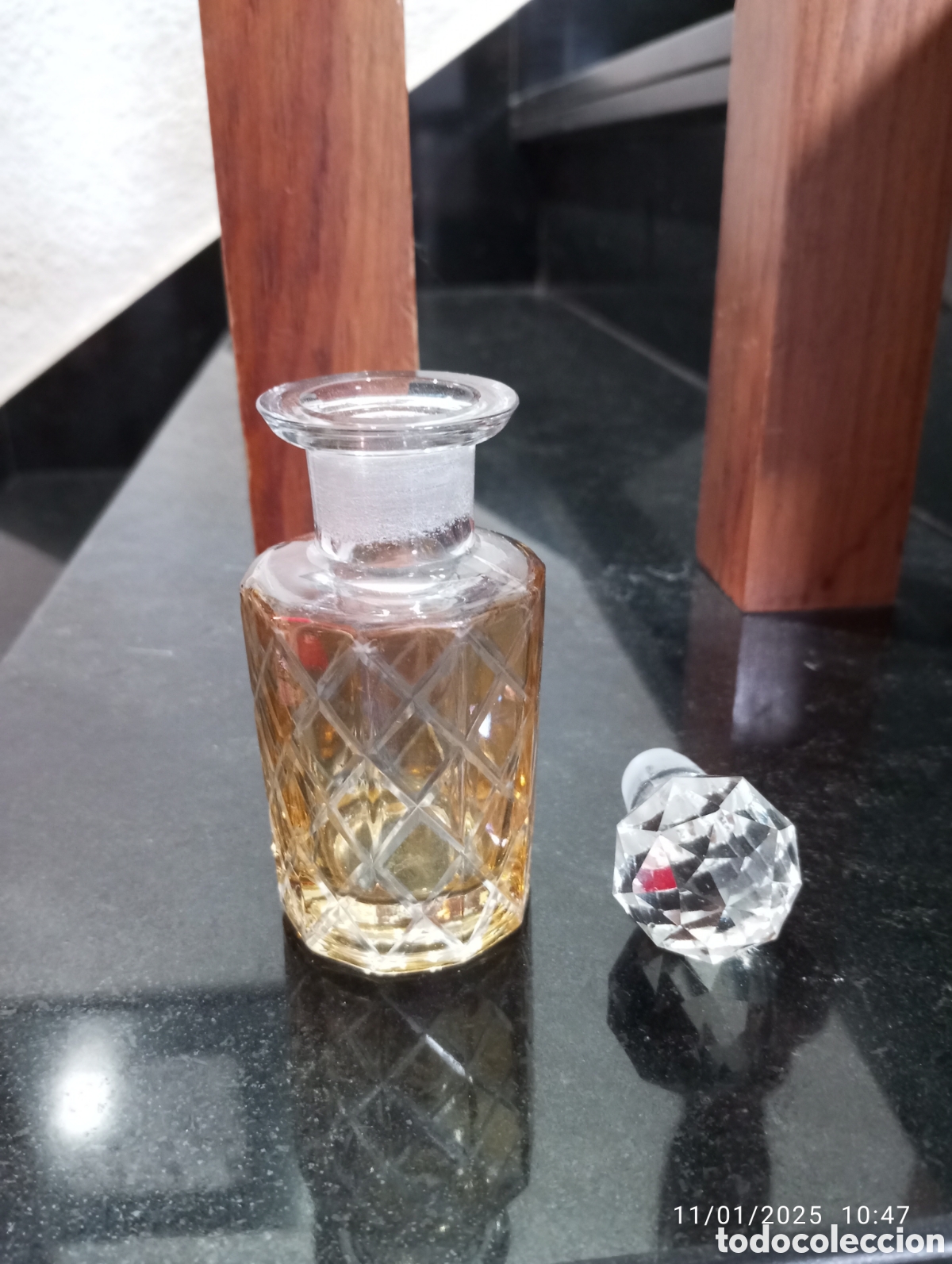Antig&uuml;edades: Perfumero antiguo de cristal - Foto 2