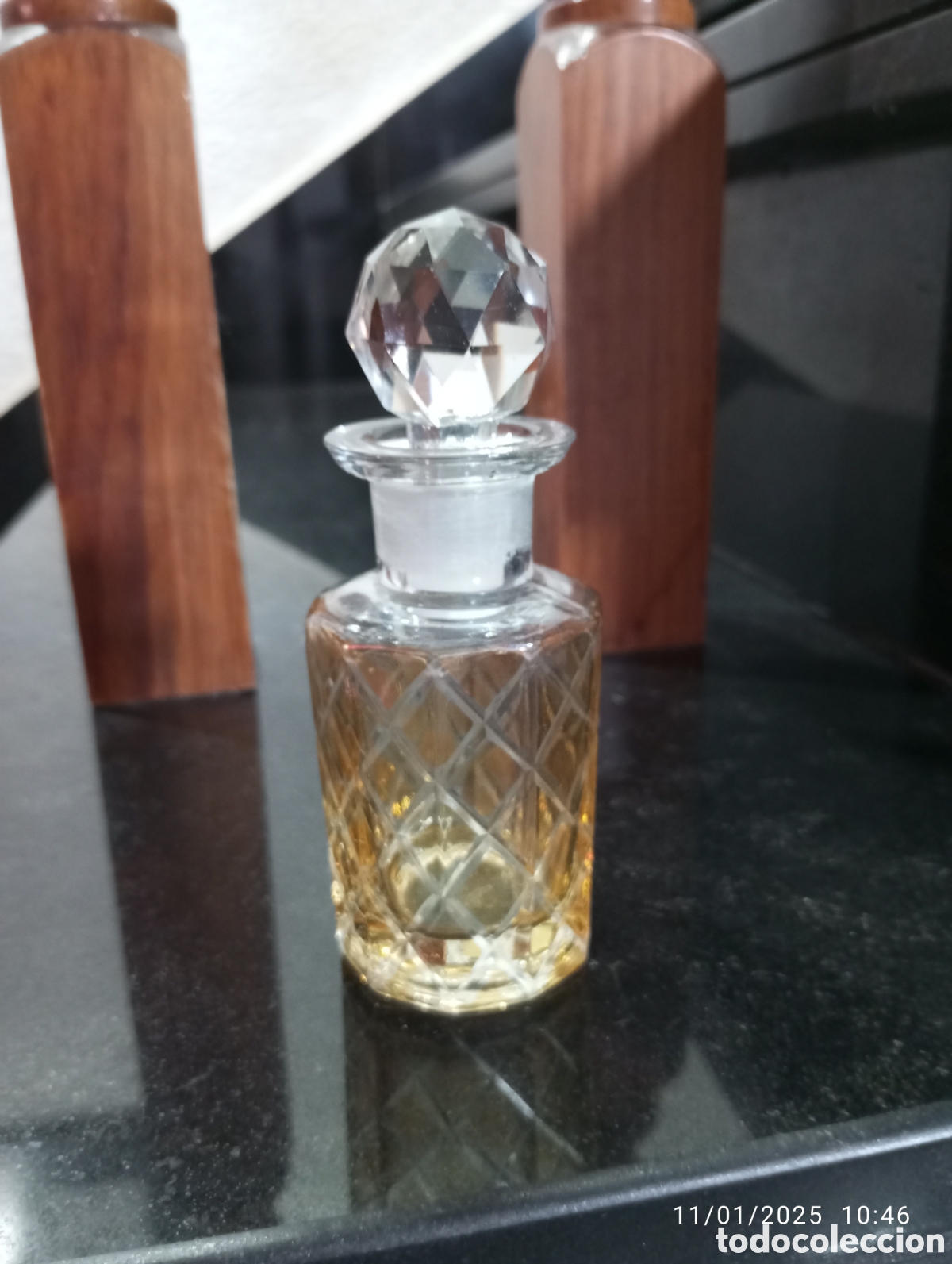 Antig&uuml;edades: Perfumero antiguo de cristal - Foto 1