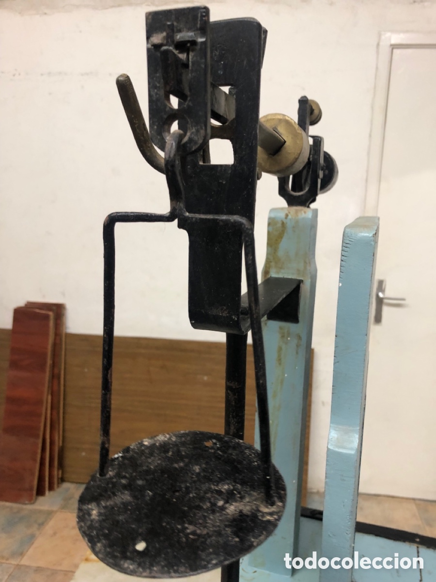 Antig&uuml;edades: Bascula antigua de madera - Foto 3