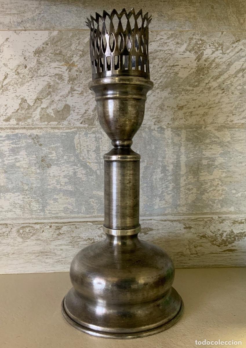 Antig&uuml;edades: CANDELERO RARO. 27&rsquo;5 cm. - Foto 3