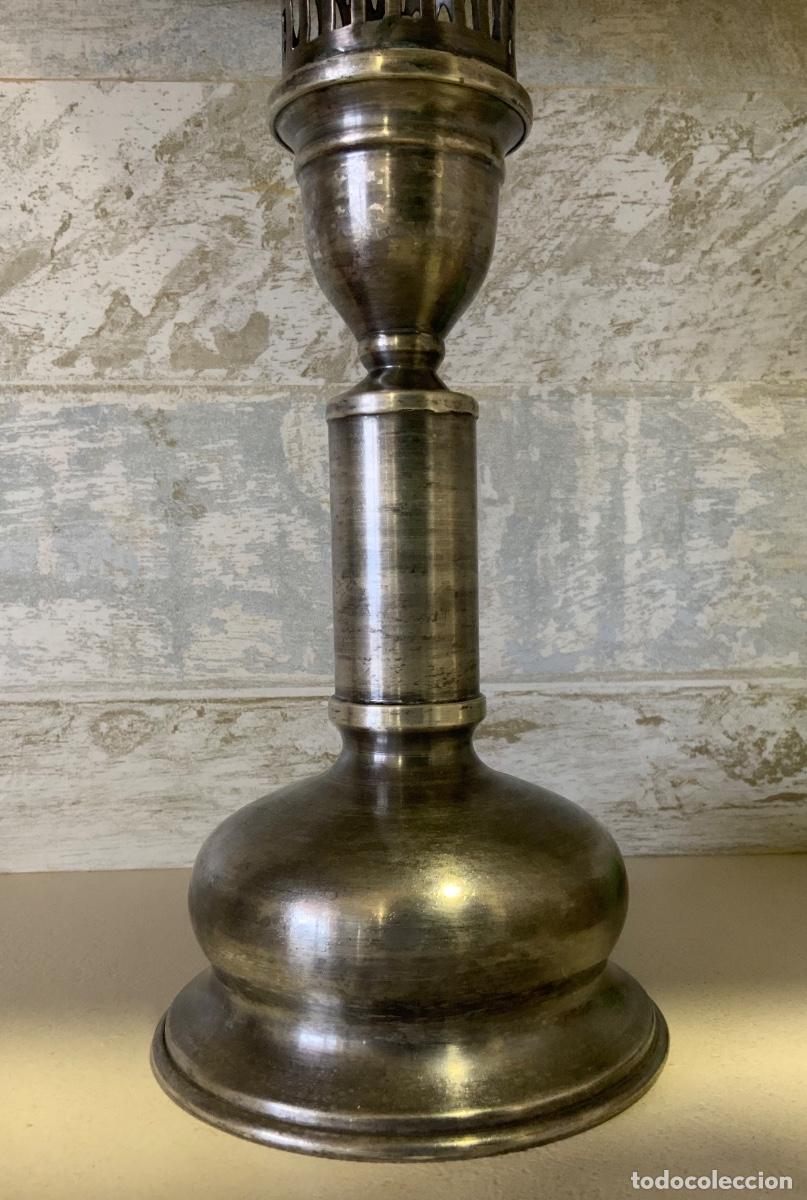 Antig&uuml;edades: CANDELERO RARO. 27&rsquo;5 cm. - Foto 4