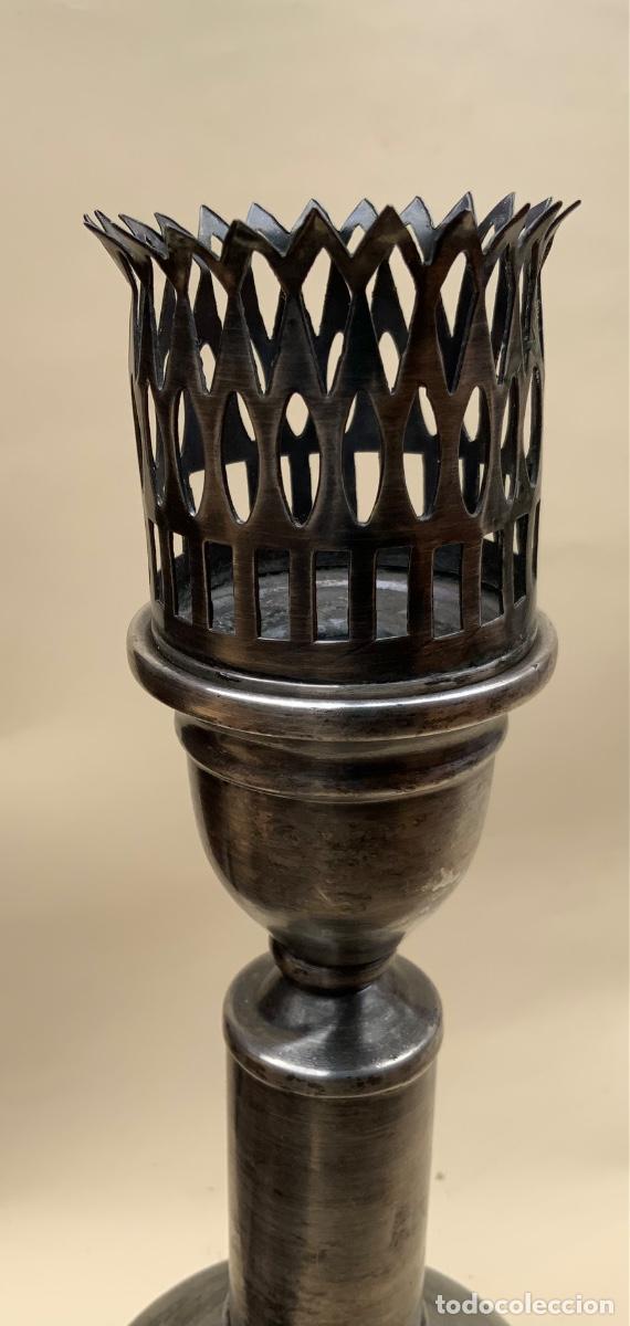 Antig&uuml;edades: CANDELERO RARO. 27&rsquo;5 cm. - Foto 12