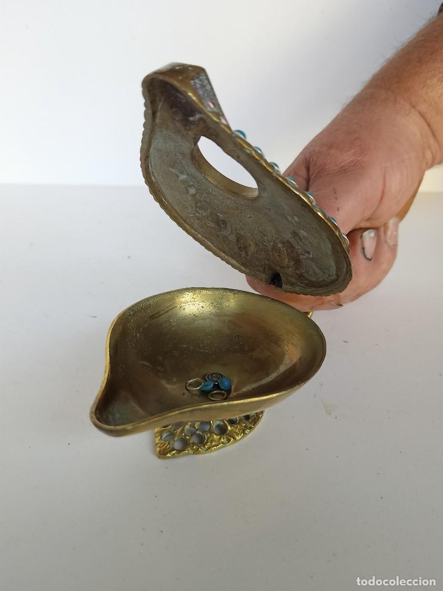 Antig&uuml;edades: Lucerna o candil de bronce y piedras - Foto 3
