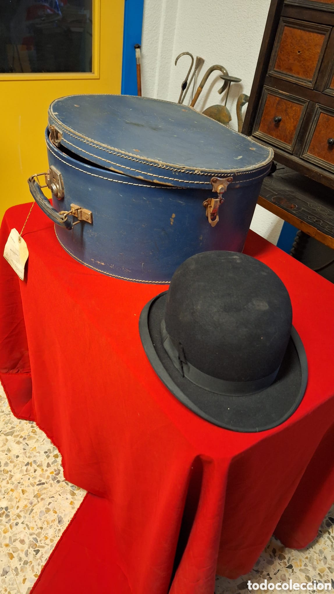 Antig&uuml;edades: Sombrerera del XIX antigua - Foto 2