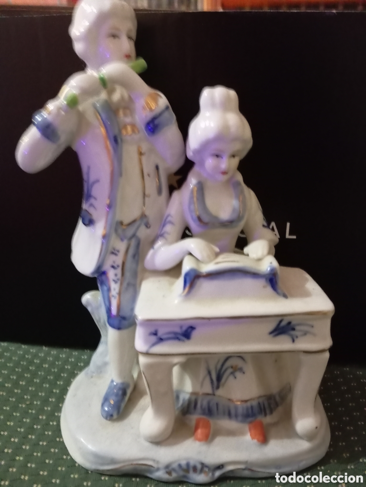 Antig&uuml;edades: Figuritas de porcelana - Foto 3