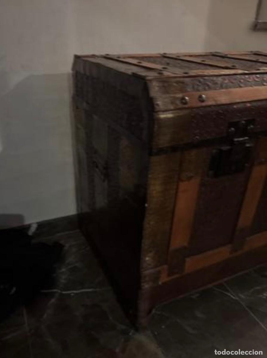 Antig&uuml;edades: Antiguo Ba&uacute;l de madera y chapa - Foto 4