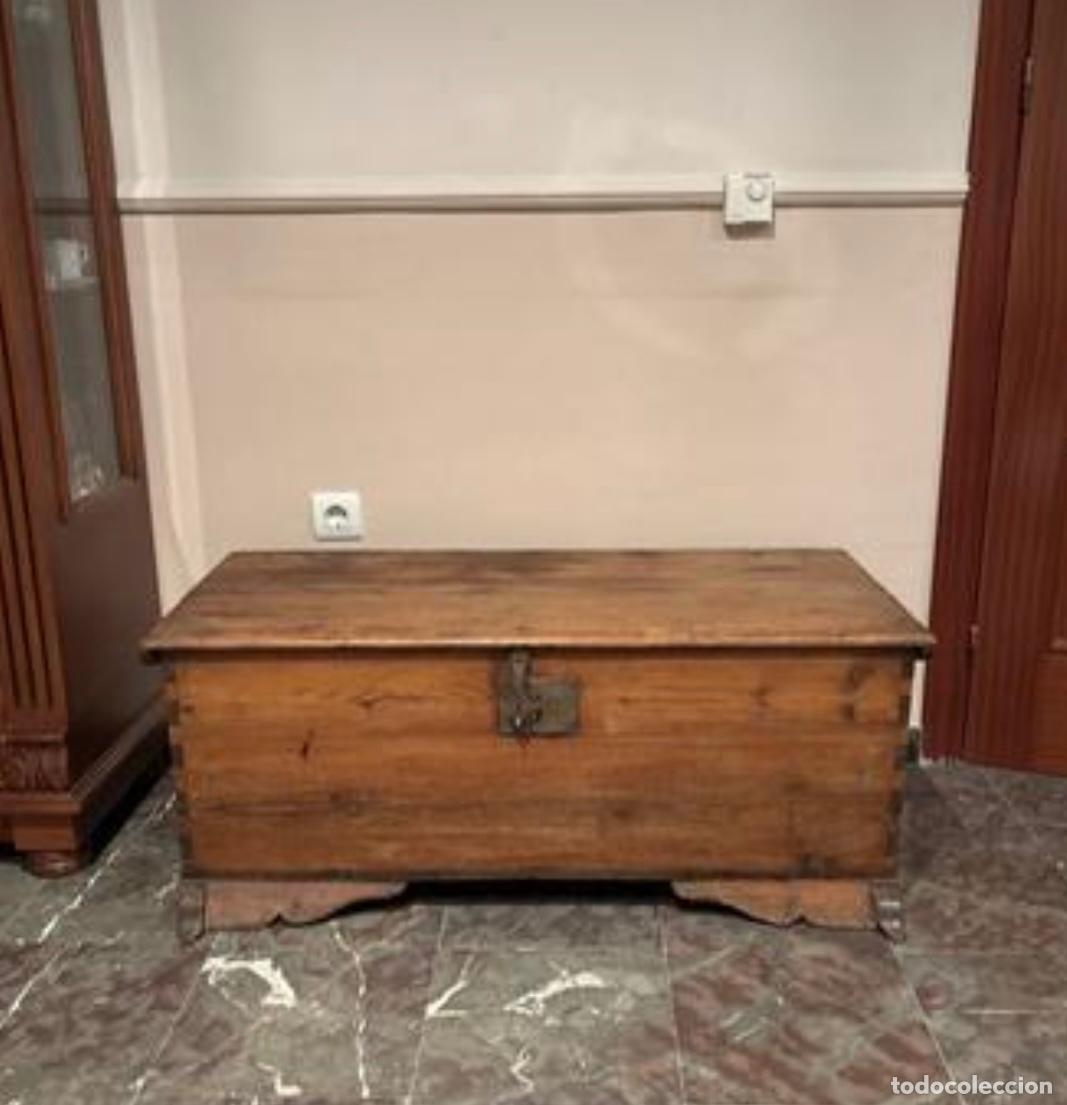 Antig&uuml;edades: Antigua arca de madera - Foto 1