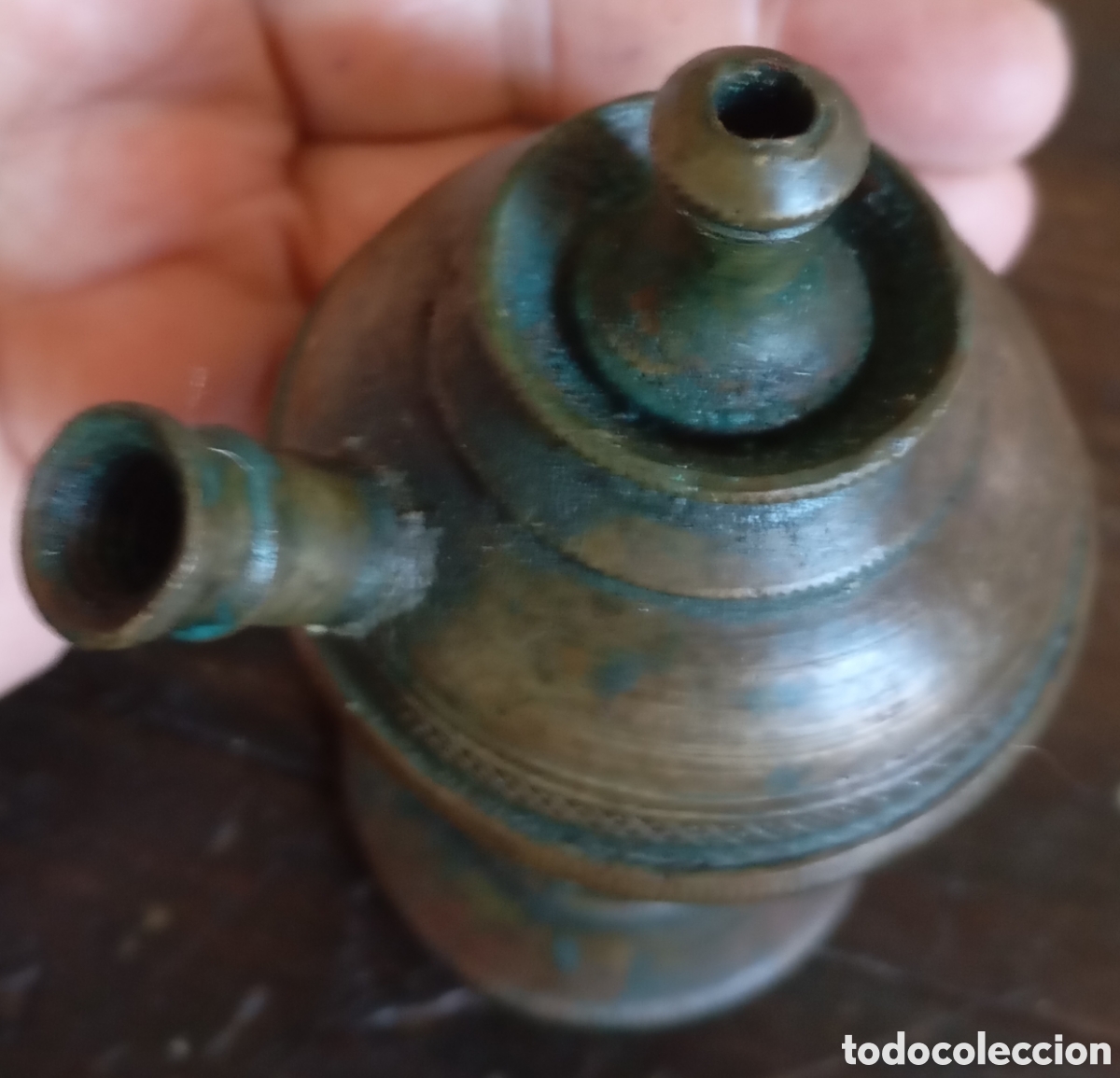 Antig&uuml;edades: Muy antigua peque&ntilde;a decorativa lampara de aceite y mecha metal bronce