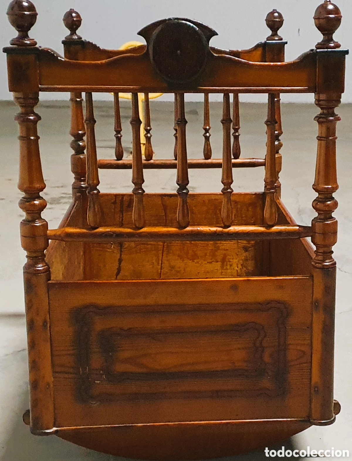 Antig&uuml;edades: CUNA Y ARMARITO DE MADERA S XIX - Foto 11