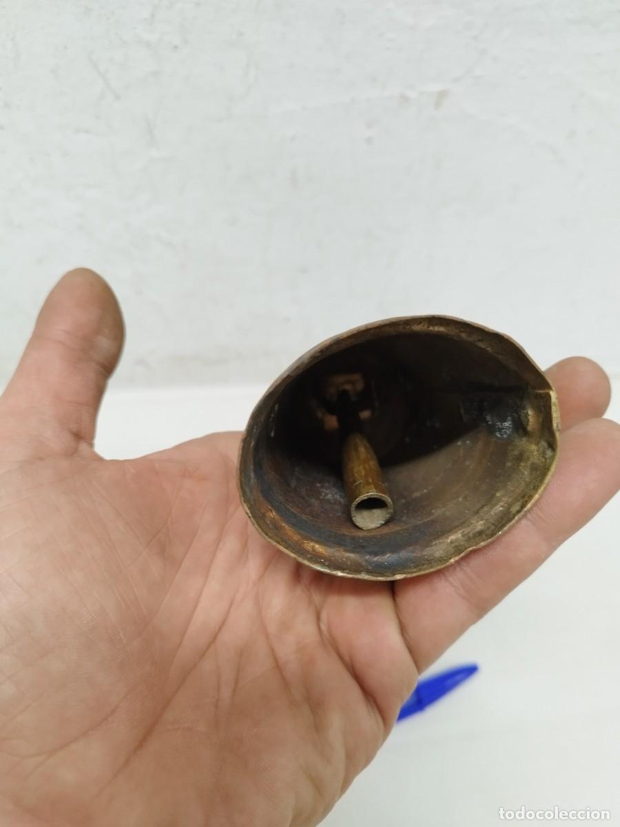 Antig&uuml;edades: Antiguo cencerro de metal. - Foto 7