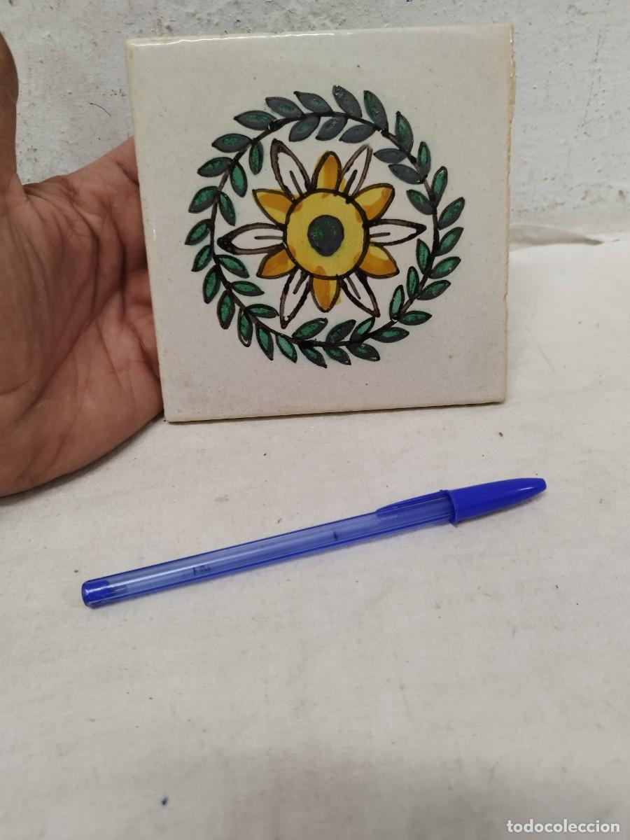 Antig&uuml;edades: Antiguo azulejo, rayola a identificar. - Foto 1