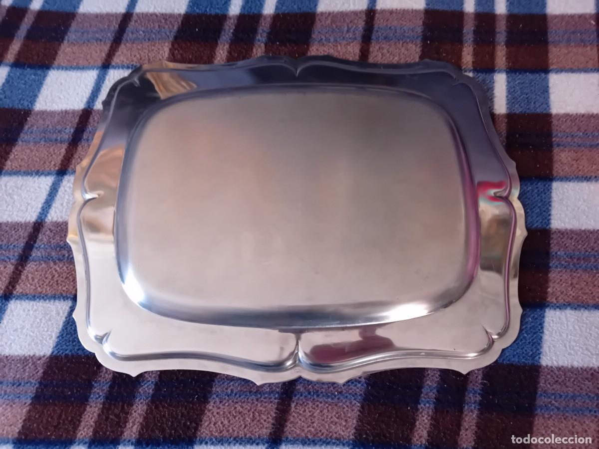 Antig&uuml;edades: Bandeja de acero rectangular lobulada - Foto 2
