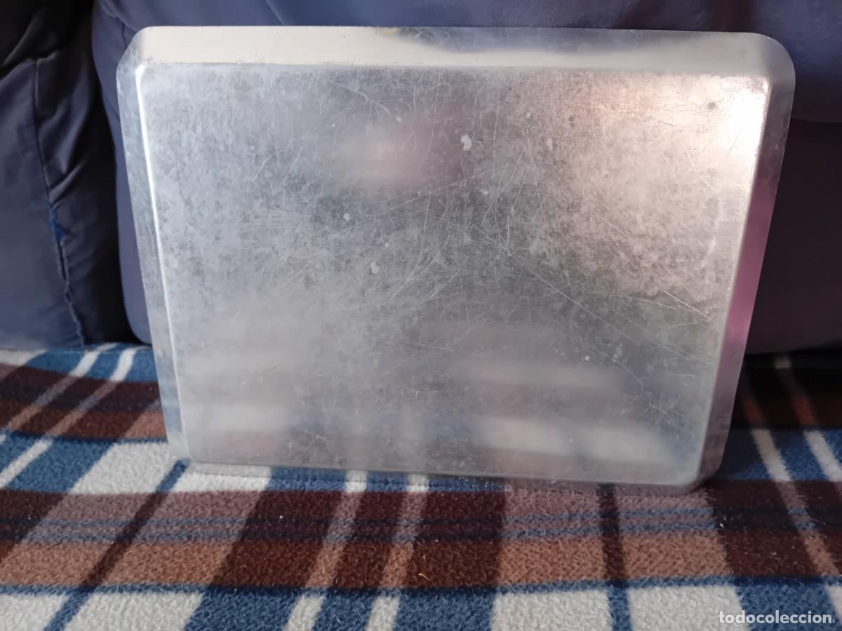 Antig&uuml;edades: Bandeja rectangular de aluminio - Foto 2