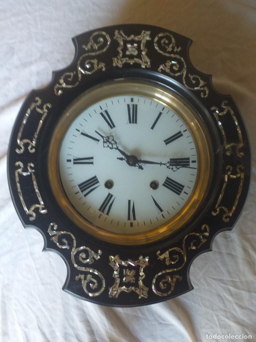 Antig&uuml;edades: Reloj isabelino con taracea de n&aacute;car - Foto 1