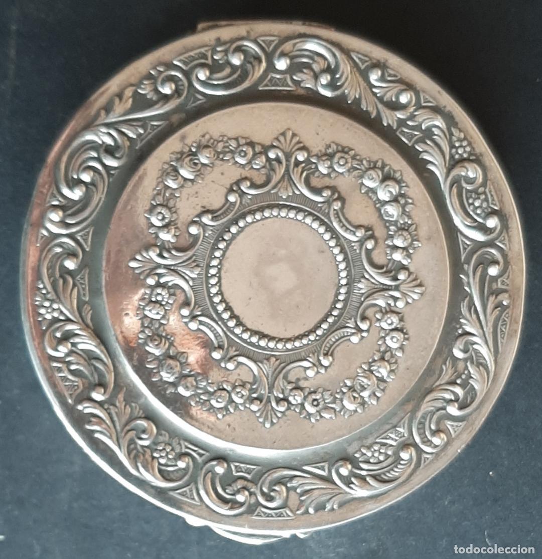 Antig&uuml;edades: (PLA-250211)PRECIOSA POLVERA DE PLATA - Foto 2