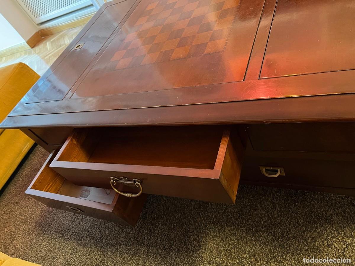 Antig&uuml;edades: Mesa de centro con marqueter&iacute;a - Foto 4