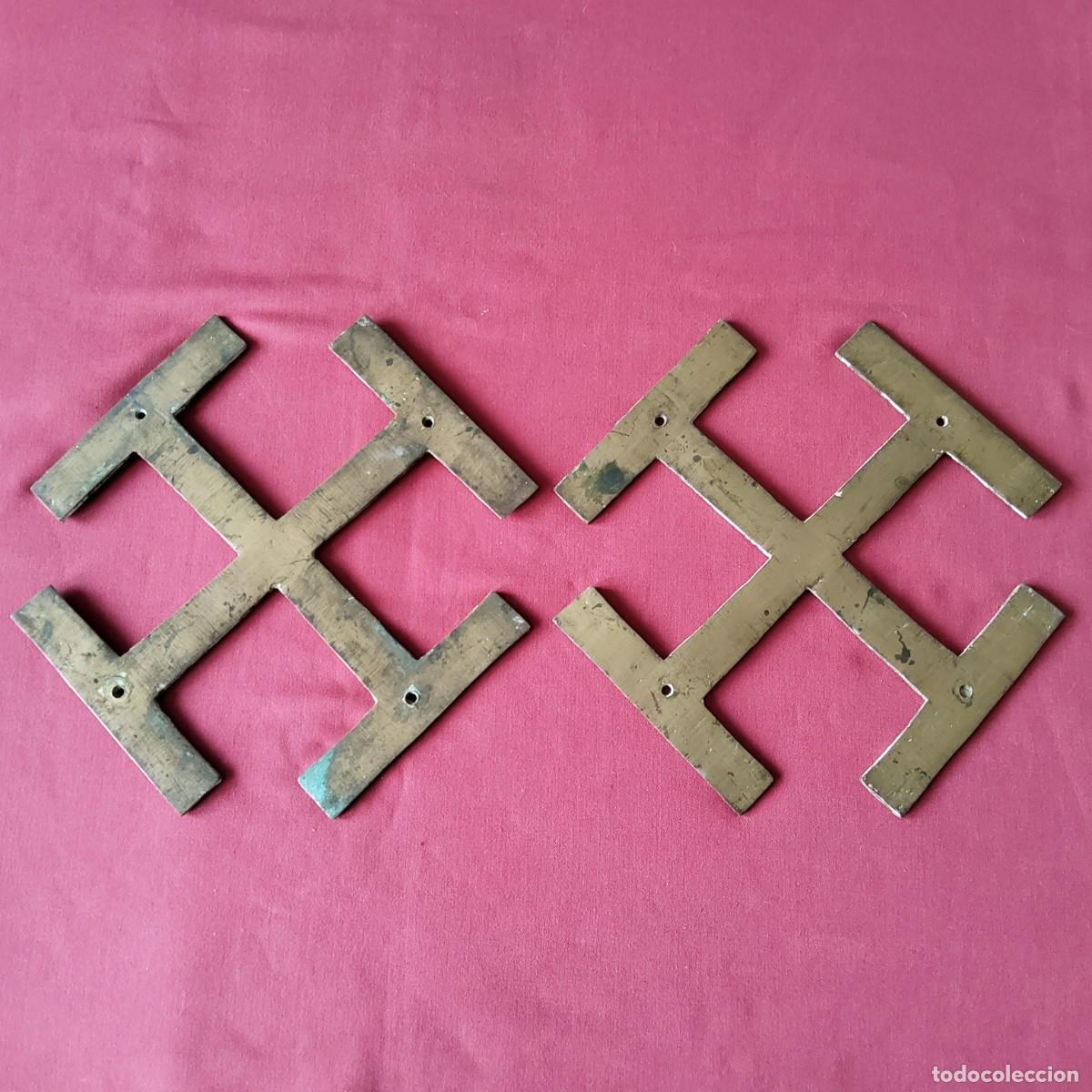 Antig&uuml;edades: DOS ANTIGUAS CRUCES DE JERUSAL&Eacute;N DE BRONCE - Foto 1