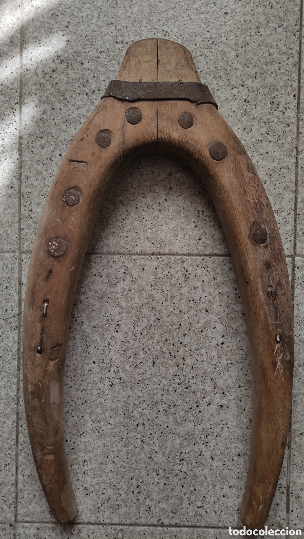 Antig&uuml;edades: Antiguo yugo de madera - Foto 2