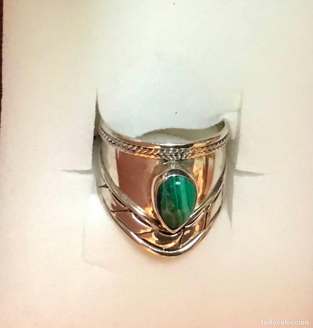 Antig&uuml;edades: ANILLO DE PLATA Y MALAQUITA - Foto 2