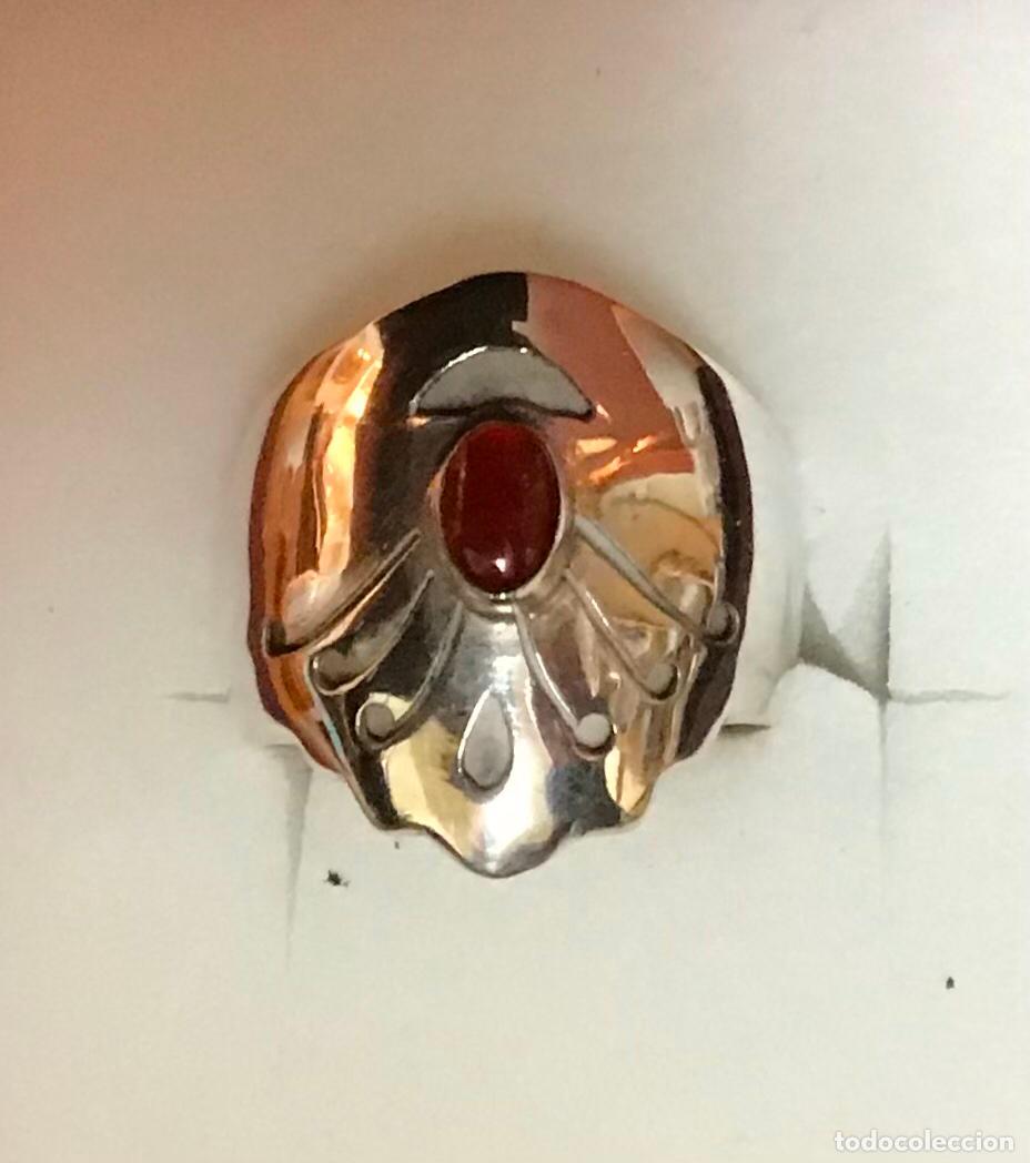 Antig&uuml;edades: ANILLO DE PLATA Y CARNEOL - Foto 1