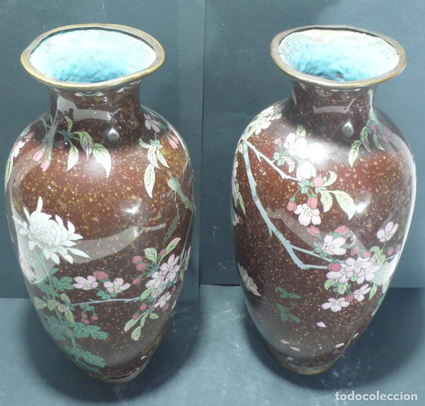 Antig&uuml;edades: PAREJA DE JARRONES ESMALTADO - Foto 2