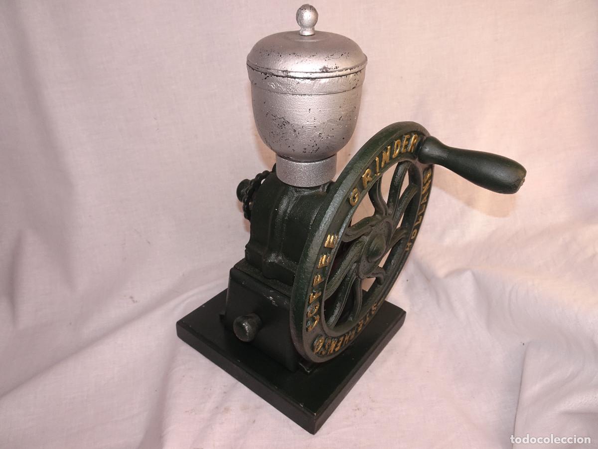 Antig&uuml;edades: Molinillo para moler cafe,verde.( Replica )