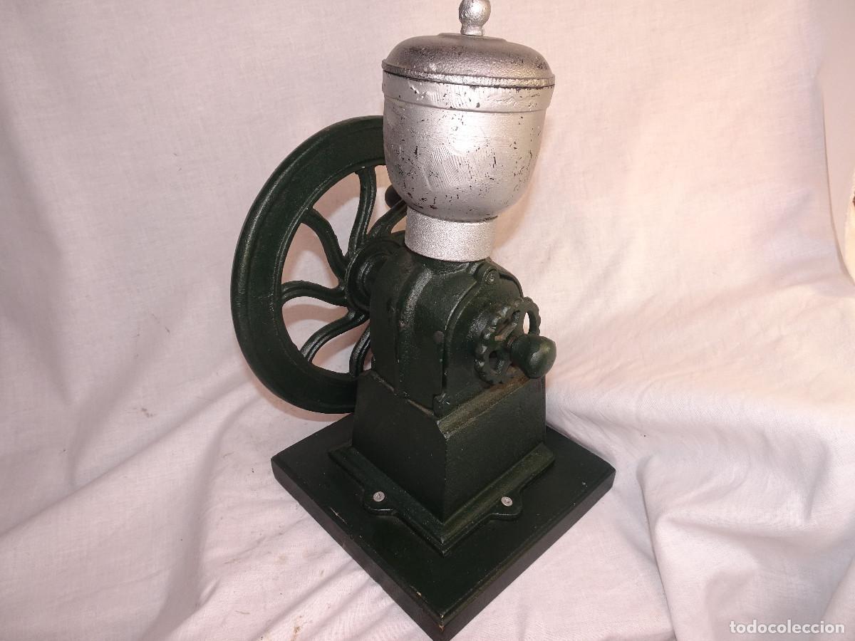 Antig&uuml;edades: Molinillo para moler cafe,verde.( Replica ) - Foto 3