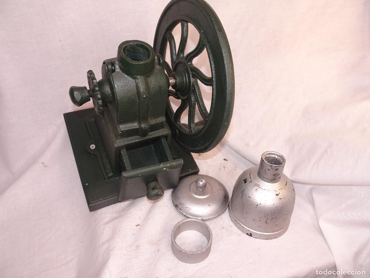Antig&uuml;edades: Molinillo para moler cafe,verde.( Replica ) - Foto 4