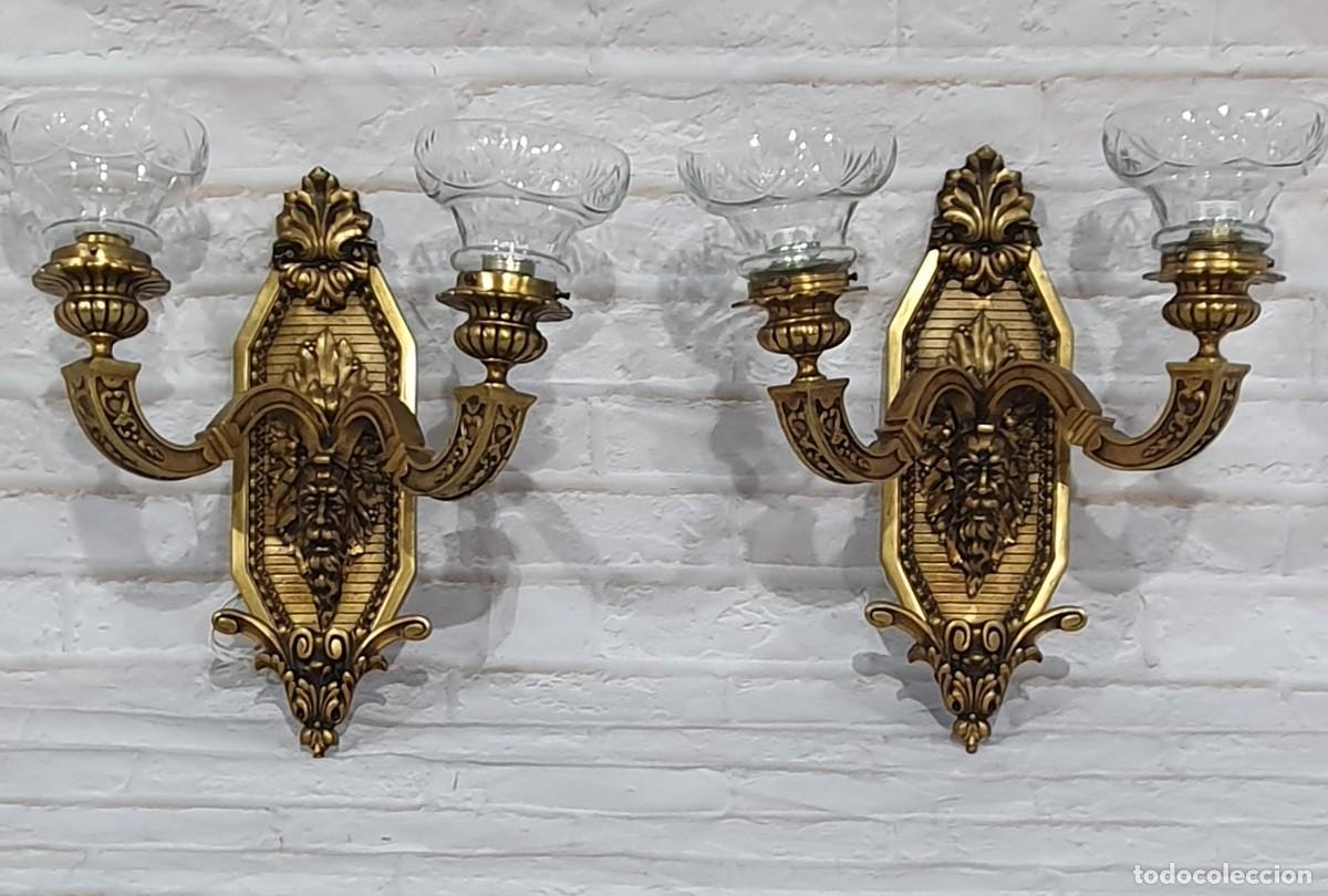 Antig&uuml;edades: Pareja de apliques de pared en bronce macizo - Foto 1