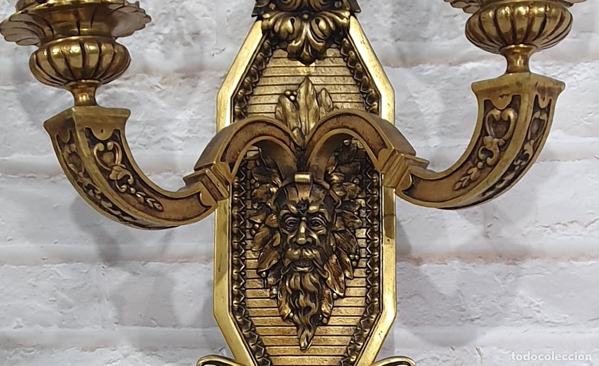 Antig&uuml;edades: Pareja de apliques de pared en bronce macizo - Foto 5