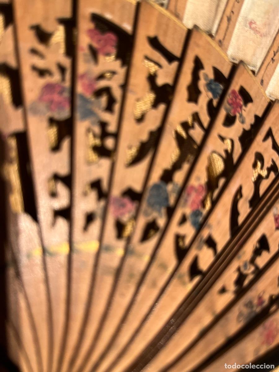 Antig&uuml;edades: Abanico antiguo madera y seda pintado - Foto 10