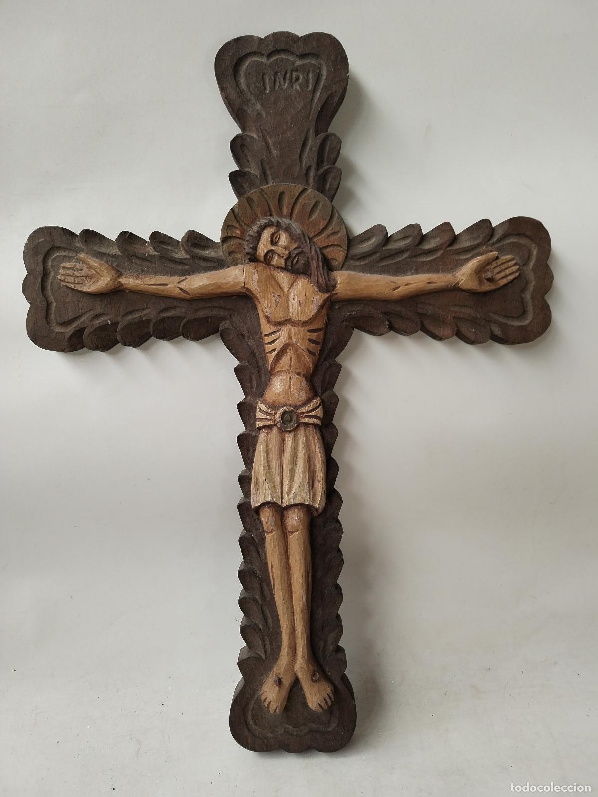 Antig&uuml;edades: cristo en la cruz tallado en madera - Foto 5