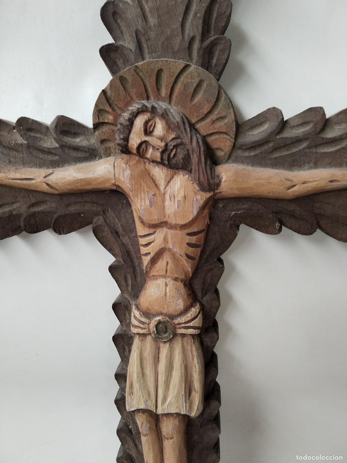 Antig&uuml;edades: cristo en la cruz tallado en madera - Foto 7