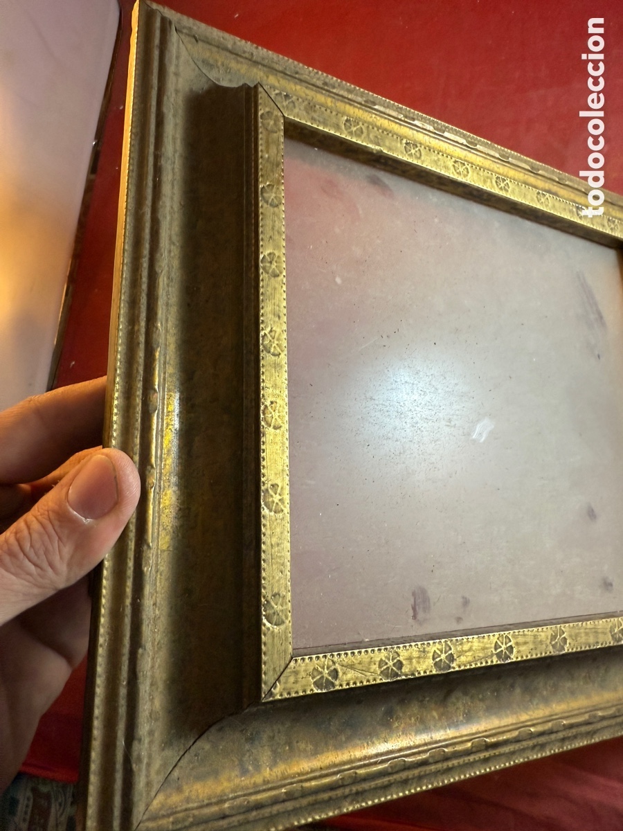 Antig&uuml;edades: Bonito marco de madera y lat&oacute;n - Foto 5