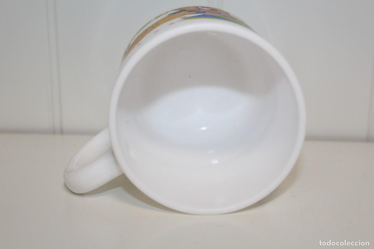 Antig&uuml;edades: TAZA ARCOPAL INFANTIL DECORADA PERRO - Foto 5