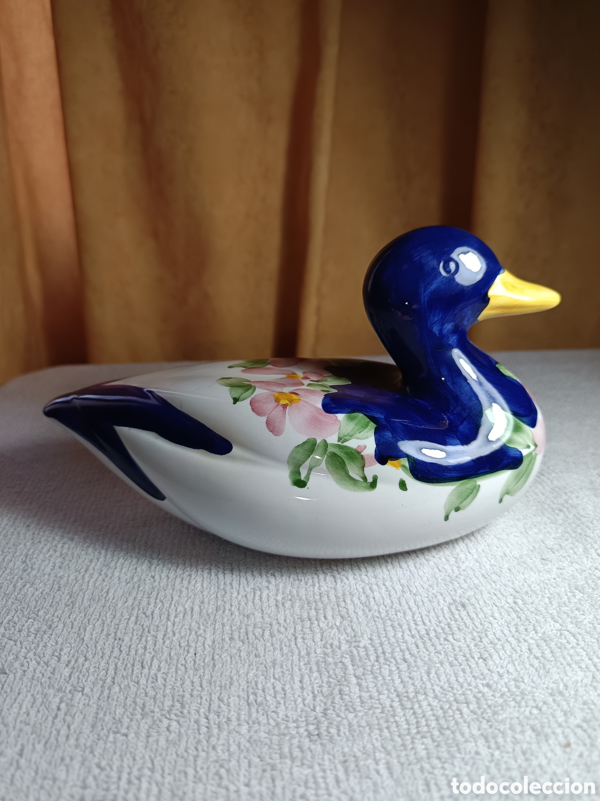 Antiquit&auml;ten: Pato decorativo en cer&aacute;mica pintada.