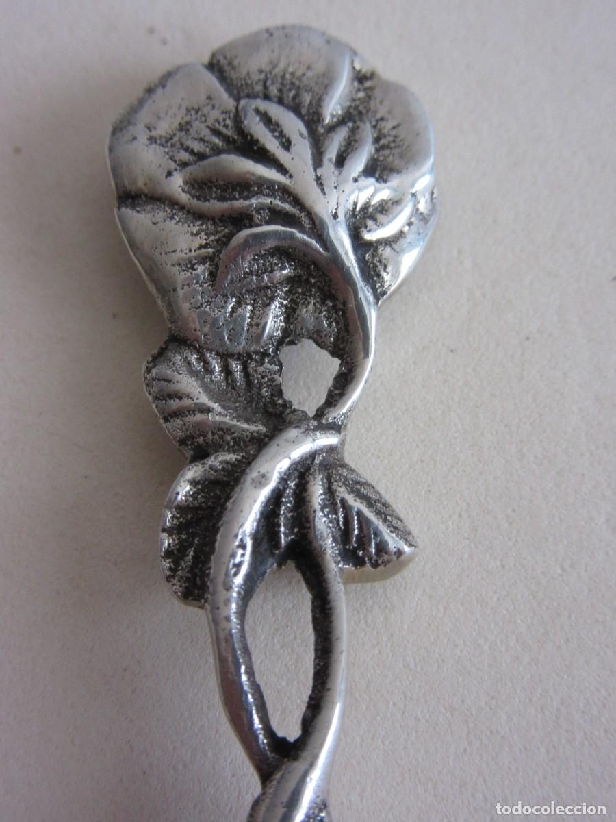 Antig&uuml;edades: CUCHARA DE PLATA CON FORMA DE ROSA - Foto 4