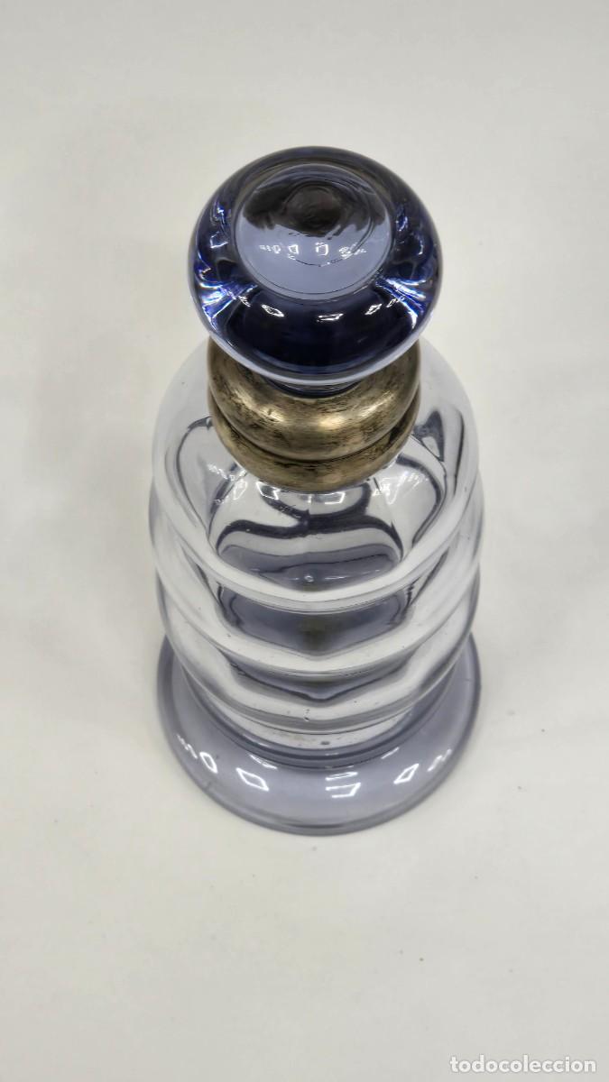 Antig&uuml;edades: Botella de cristal con tapa - Foto 3
