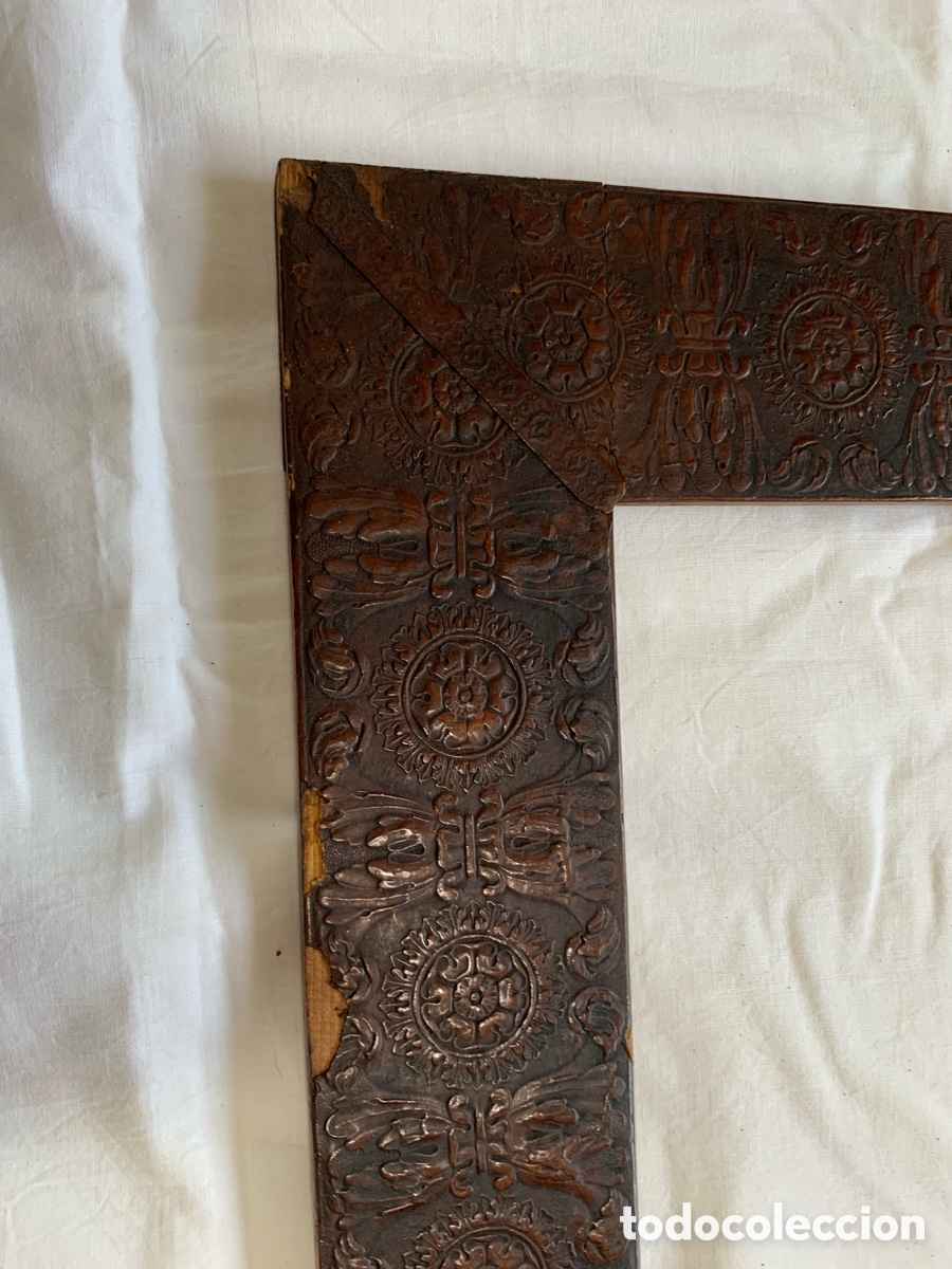 Antig&uuml;edades: Marco antiguo madera y cuero - Foto 3