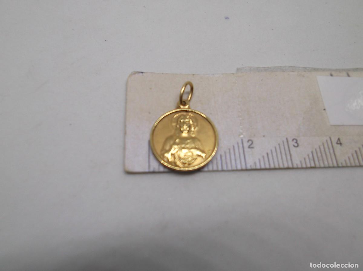 Antig&uuml;edades: Medalla escapulario peque&ntilde;a de oro de 18k. - Foto 5
