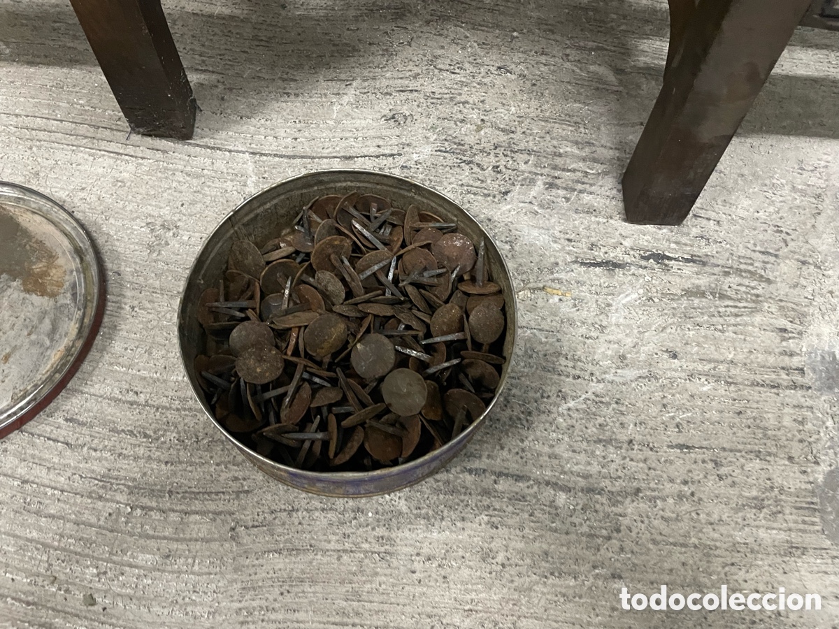 Antig&uuml;edades: Conjunto de 6 sillas de nogal macizo - Foto 2